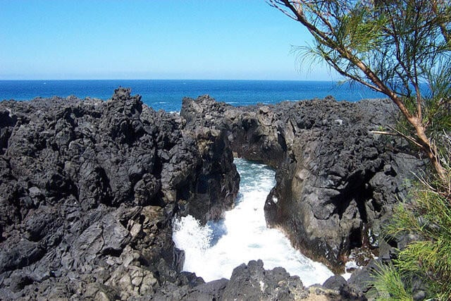 Plage et gouffre de l'Étang-Salé